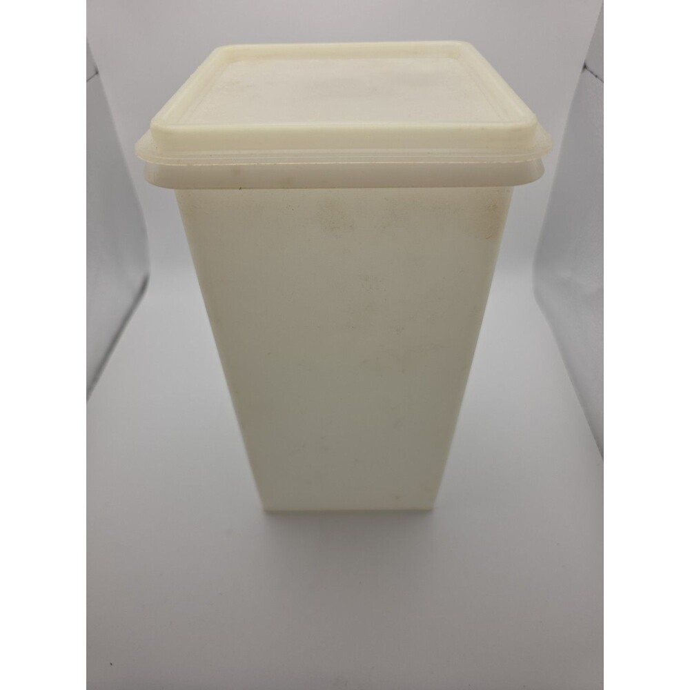 Tupperware Cracker Keeper Square Container 1314-5 and Frosted Lid 1315-7 Vintage